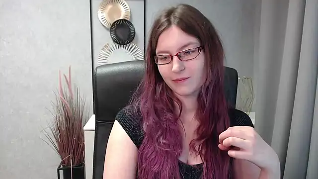 Snapshot of emmaxDelight chatting on 12-29-24, 07:39 emmaxDelight online show from 12-29-24, 07:39