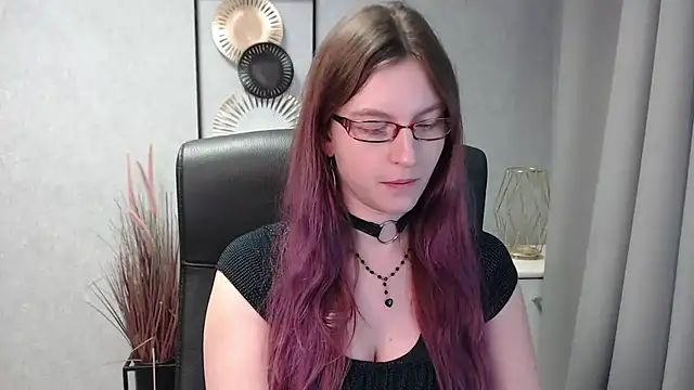 Snapshot of emmaxDelight chatting on 12-29-24, 01:49 emmaxDelight online show from 12-29-24, 01:49