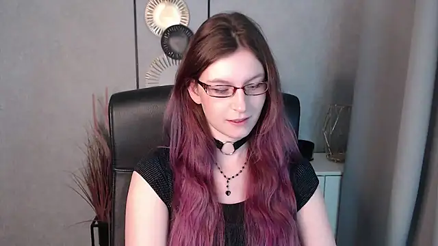 Snapshot of emmaxDelight chatting on 12-31-24, 06:27 emmaxDelight online show from 12-31-24, 06:27