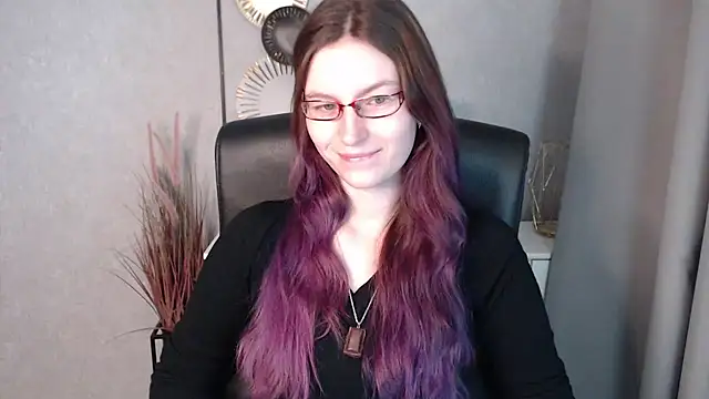 Snapshot of emmaxDelight chatting on 01-06-25, 06:36 emmaxDelight online show from 01-06-25, 06:36