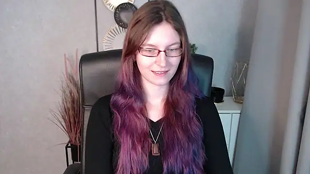 Snapshot of emmaxDelight chatting on 01-06-25, 09:41 emmaxDelight online show from 01-06-25, 09:41