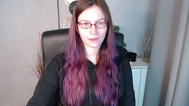 Snapshot of emmaxDelight chatting on 01-09-25, 09:37 emmaxDelight online show from 01-09-25, 09:37