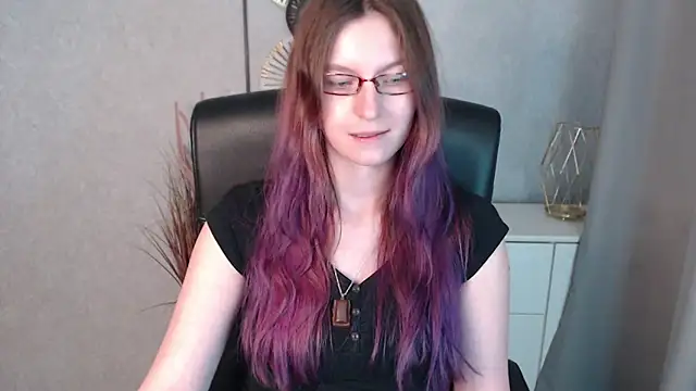 Snapshot of emmaxDelight chatting on 01-13-25, 10:14 emmaxDelight online show from 01-13-25, 10:14