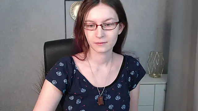 Snapshot of emmaxDelight chatting on 01-20-25, 06:42 emmaxDelight online show from 01-20-25, 06:42