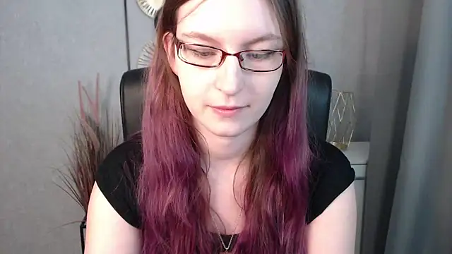 Snapshot of emmaxDelight chatting on 01-21-25, 11:24 emmaxDelight online show from 01-21-25, 11:24