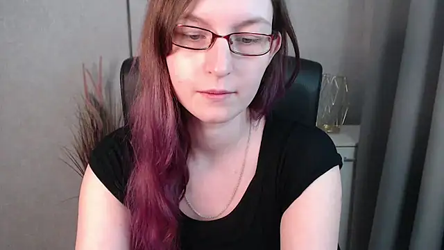 Snapshot of emmaxDelight chatting on 01-22-25, 01:11 emmaxDelight online show from 01-22-25, 01:11