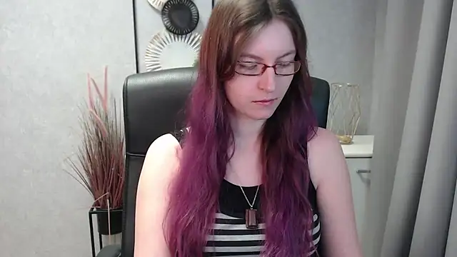 Snapshot of emmaxDelight chatting on 01-23-25, 10:11 emmaxDelight online show from 01-23-25, 10:11