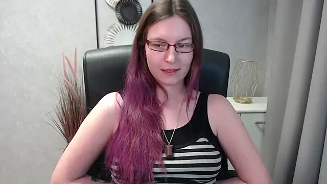 Snapshot of emmaxDelight chatting on 01-23-25, 01:13 emmaxDelight online show from 01-23-25, 01:13