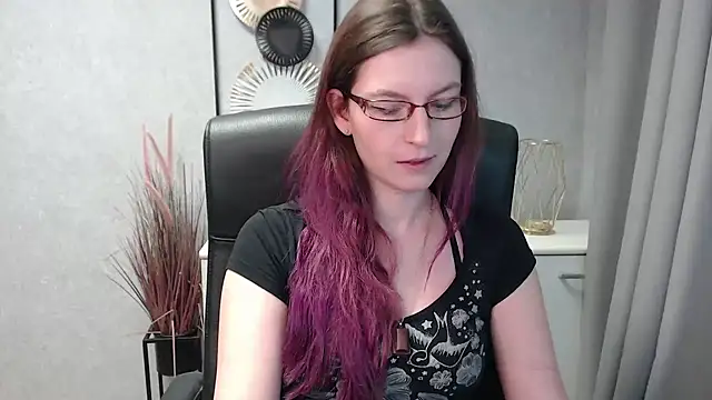 Snapshot of emmaxDelight chatting on 01-26-25, 07:42 emmaxDelight online show from 01-26-25, 07:42