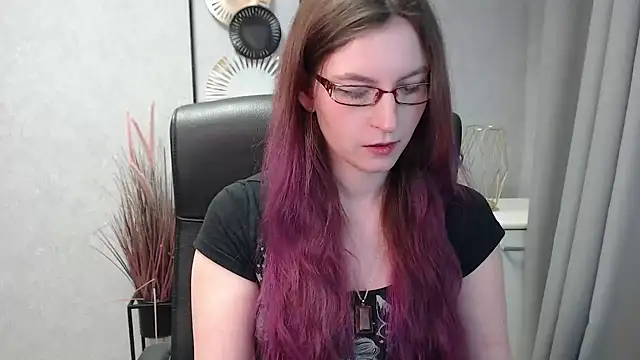 Snapshot of emmaxDelight chatting on 01-26-25, 10:45 emmaxDelight online show from 01-26-25, 10:45