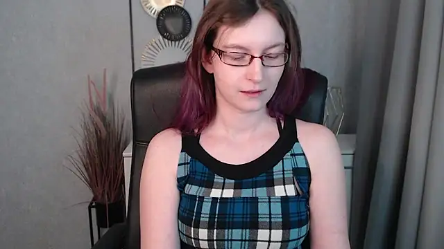 Snapshot of emmaxDelight chatting on 01-29-25, 09:33 emmaxDelight online show from 01-29-25, 09:33