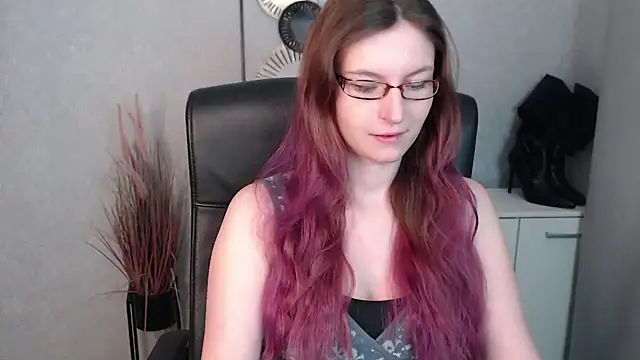 Snapshot of emmaxDelight chatting on 02-12-25, 06:40 emmaxDelight online show from 02-12-25, 06:40