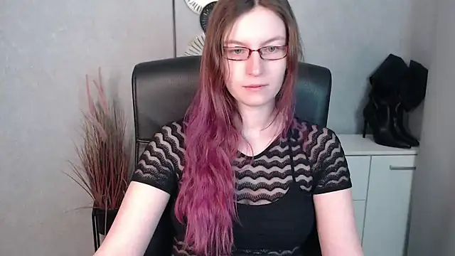 Snapshot of emmaxDelight chatting on 02-13-25, 06:30 emmaxDelight online show from 02-13-25, 06:30