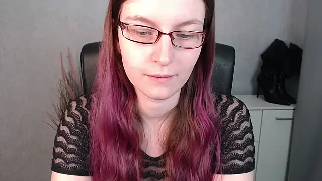 Snapshot of emmaxDelight chatting on 02-13-25, 09:41 emmaxDelight online show from 02-13-25, 09:41