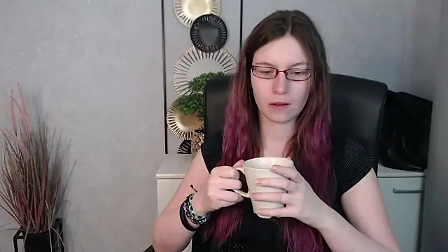 Snapshot of emmaxDelight chatting on 02-14-25, 06:34 emmaxDelight online show from 02-14-25, 06:34