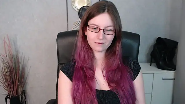 Snapshot of emmaxDelight chatting on 02-14-25, 09:34 emmaxDelight online show from 02-14-25, 09:34