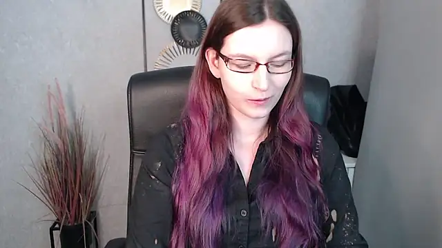 Snapshot of emmaxDelight chatting on 02-19-25, 06:33 emmaxDelight online show from 02-19-25, 06:33