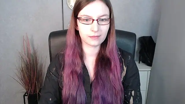 Snapshot of emmaxDelight chatting on 02-19-25, 10:12 emmaxDelight online show from 02-19-25, 10:12