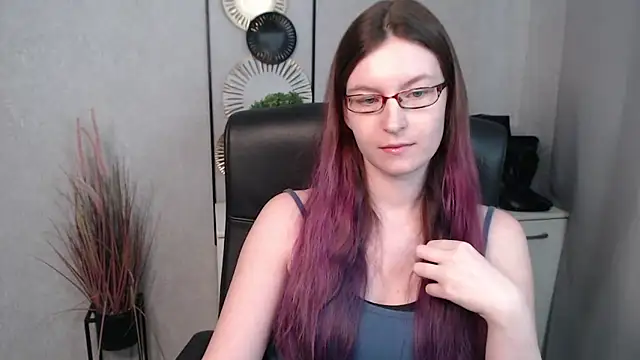 Snapshot of emmaxDelight chatting on 02-20-25, 10:16 emmaxDelight online show from 02-20-25, 10:16