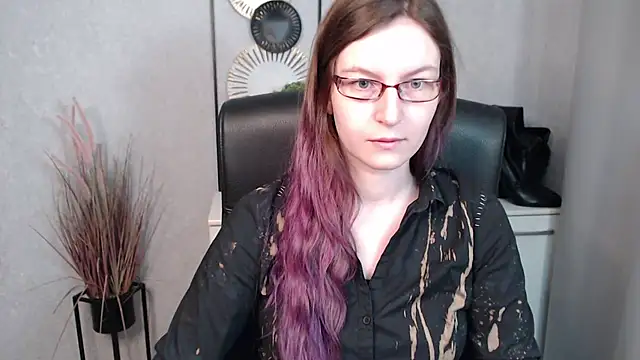 Snapshot of emmaxDelight chatting on 02-25-25, 09:31 emmaxDelight online show from 02-25-25, 09:31