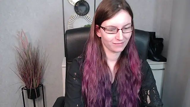 Snapshot of emmaxDelight chatting on 02-25-25, 12:34 emmaxDelight online show from 02-25-25, 12:34