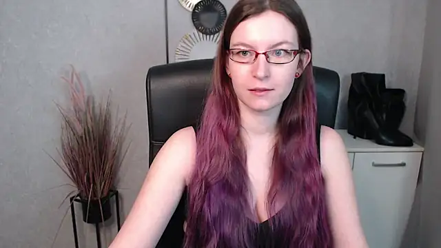 Snapshot of emmaxDelight chatting on 02-26-25, 06:37 emmaxDelight online show from 02-26-25, 06:37