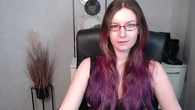 Snapshot of emmaxDelight chatting on 02-26-25, 12:47 emmaxDelight online show from 02-26-25, 12:47