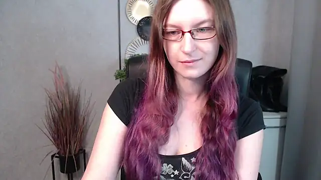 Snapshot of emmaxDelight chatting on 03-03-25, 06:37 emmaxDelight online show from 03-03-25, 06:37