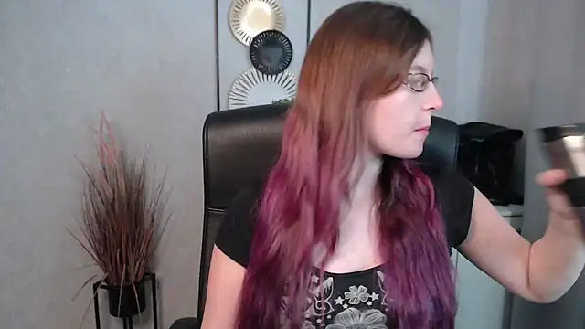 Snapshot of emmaxDelight chatting on 03-03-25, 10:28 emmaxDelight online show from 03-03-25, 10:28