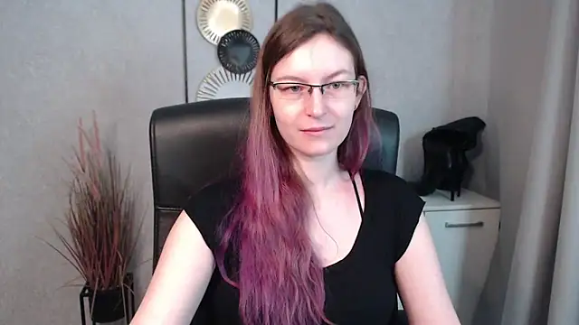 Snapshot of emmaxDelight chatting on 03-05-25, 07:27 emmaxDelight online show from 03-05-25, 07:27