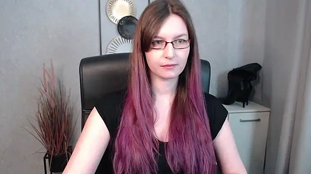 Snapshot of emmaxDelight chatting on 03-07-25, 10:13 emmaxDelight online show from 03-07-25, 10:13