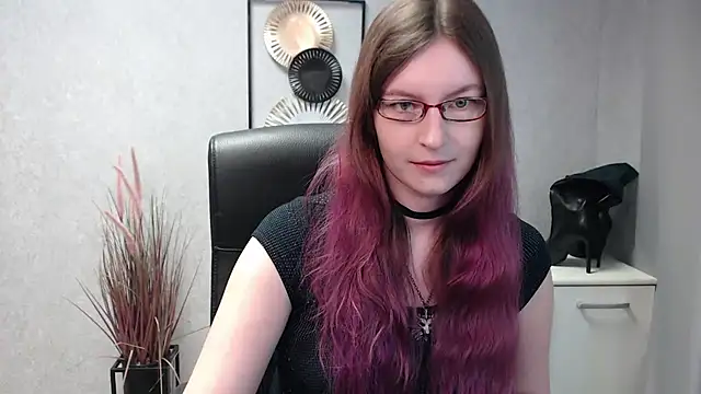 Snapshot of emmaxDelight chatting on 03-13-25, 06:37 emmaxDelight online show from 03-13-25, 06:37