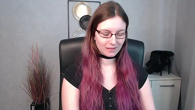 Snapshot of emmaxDelight chatting on 03-18-25, 10:25 emmaxDelight online show from 03-18-25, 10:25