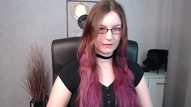 Snapshot of emmaxDelight chatting on 03-21-25, 06:38 emmaxDelight online show from 03-21-25, 06:38