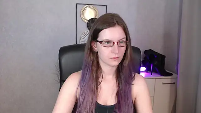 Snapshot of emmaxDelight chatting on 09-10-25, 07:19 emmaxDelight online show from 09-10-25, 07:19