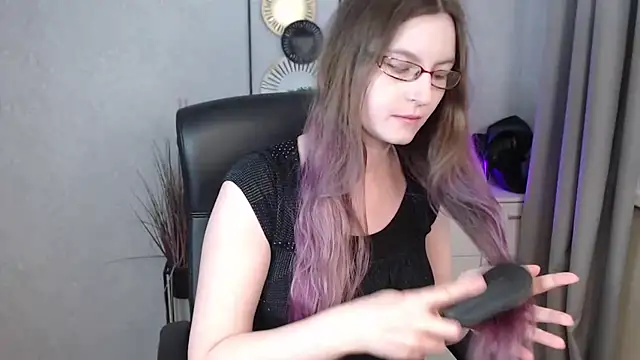 Snapshot of emmaxDelight chatting on 09-25-25, 05:33 emmaxDelight online show from 09-25-25, 05:33