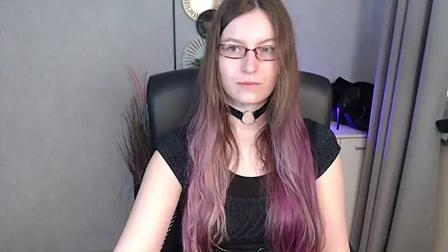 Snapshot of emmaxDelight chatting on 10-03-25, 05:26 emmaxDelight online show from 10-03-25, 05:26