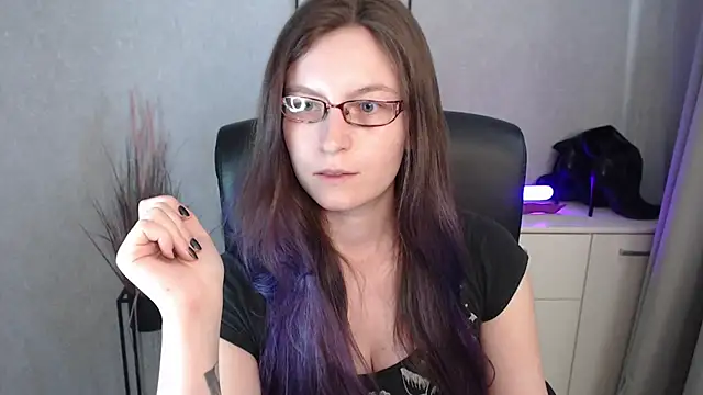 Snapshot of emmaxDelight chatting on 11-07-25, 01:22 emmaxDelight online show from 11-07-25, 01:22