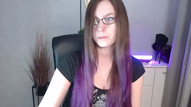 Snapshot of emmaxDelight chatting on 11-22-25, 07:07 emmaxDelight online show from 11-22-25, 07:07