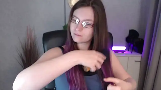 Snapshot of emmaxDelight chatting on 11-27-25, 06:26 emmaxDelight online show from 11-27-25, 06:26