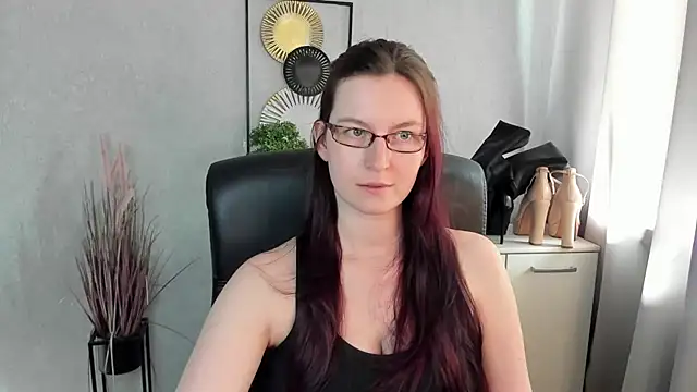 Snapshot of emmaxDelight chatting on 06-03-26, 02:33 emmaxDelight online show from 06-03-26, 02:33