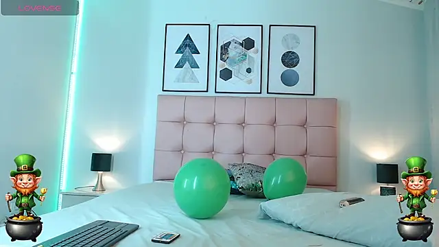 zoe jones13 online show from 03-18-25, 10:14