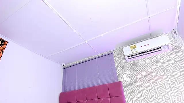 quianna  online show from 03-14-25, 07:01