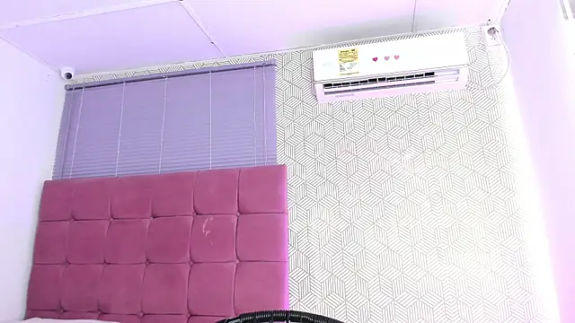 quianna  online show from 03-21-25, 07:13