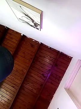 Snapshot of Mia_ross16 chatting on 12-24-24, 05:02 Mia ross16 online show from 12-24-24, 05:02