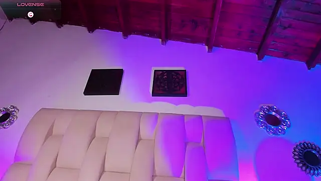 Snapshot of Mia_ross16 chatting on 01-14-25, 01:26 Mia ross16 online show from 01-14-25, 01:26