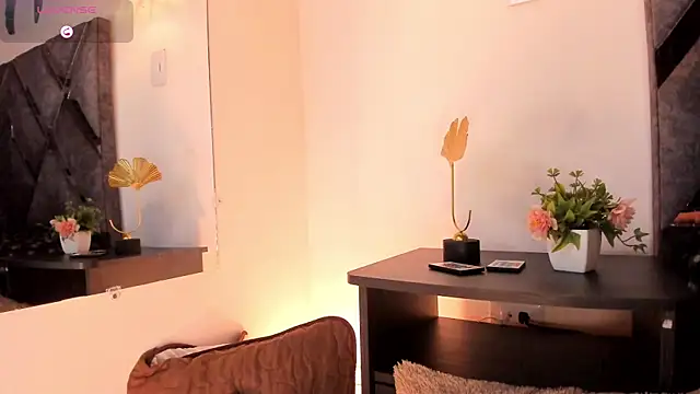 Snapshot of Mia_ross16 chatting on 02-05-25, 07:42 Mia ross16 online show from 02-05-25, 07:42