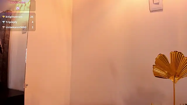 Snapshot of Mia_ross16 chatting on 02-09-25, 10:21 Mia ross16 online show from 02-09-25, 10:21