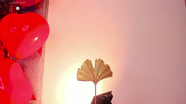 Snapshot of Mia_ross16 chatting on 02-14-25, 07:33 Mia ross16 online show from 02-14-25, 07:33