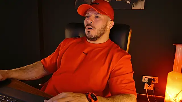 AngeloEric online show from 12-14-25, 01:38